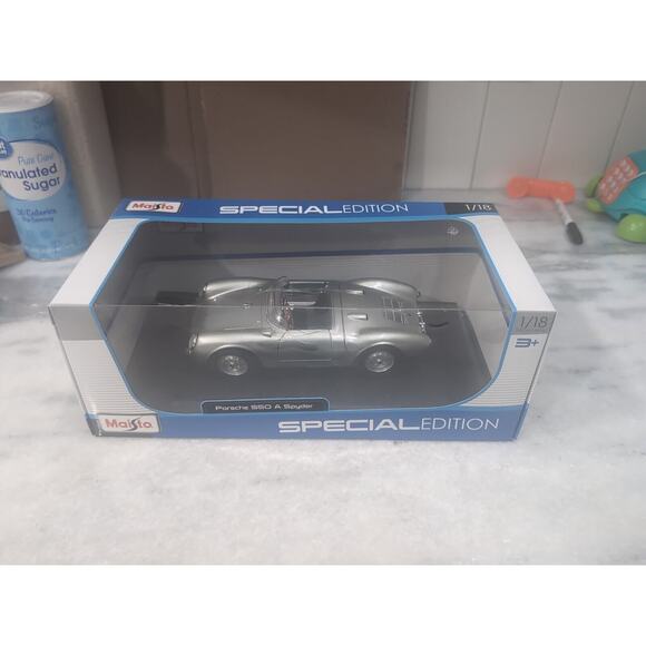 Maisto Porsche 550 A Spyder Diecast Car 1:18 Scale, Special Edition,‎ Box Damage - Picture 1 of 6